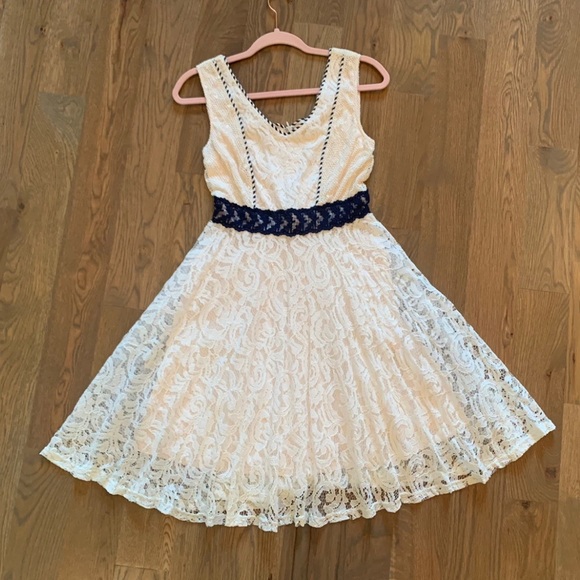 PRETTY Ryu cream beige embroidered lace sleeveless Lined tulle dress Sz S NWT - Picture 1 of 12